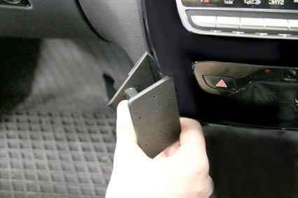 Brodit ProClip 655060 voor Mercedes Benz C-Class (180-320) 2014-2021 - montagepositie op dashboard