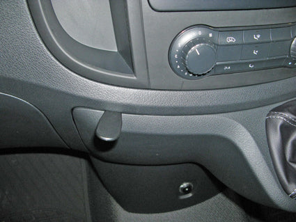 Brodit ProClip 655063 voor Mercedes Benz Vito 2015-2023 - montagepositie op dashboard