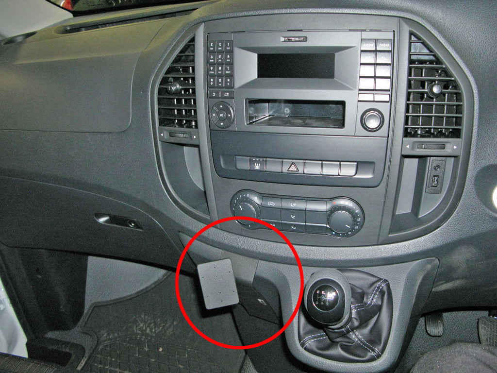 Brodit ProClip 655063 voor Mercedes Benz Vito 2015-2023 - productfoto zwarte ABS montagebasis