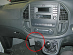 Brodit ProClip 655063 voor Mercedes Benz Vito 2015-2023 - productfoto zwarte ABS montagebasis