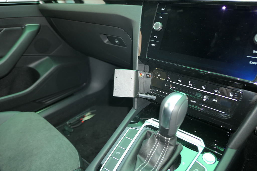 Brodit ProClip 655069 voor Volkswagen Passat 2015-2023 en Volkswagen Arteon 2017-2026 - montagefoto 7