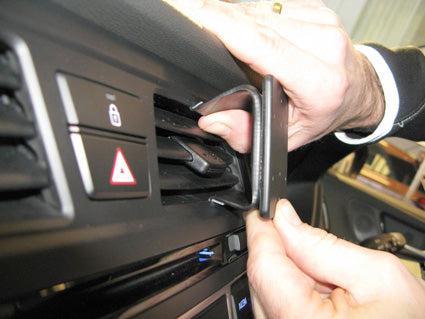 Brodit ProClip 655083 voor Hyundai i20 2015-2018 - detail van dashboardmontage