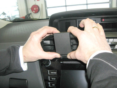 Brodit ProClip 655084 voor Toyota Prius + 2015-2020 - detail van dashboardmontage