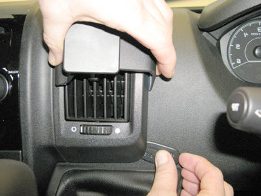 Brodit ProClip 655085 voor Citroen Jumper 2015-2024, Fiat Ducato 2015-2021 e.a. - ProClip geplaatst in het voertuig