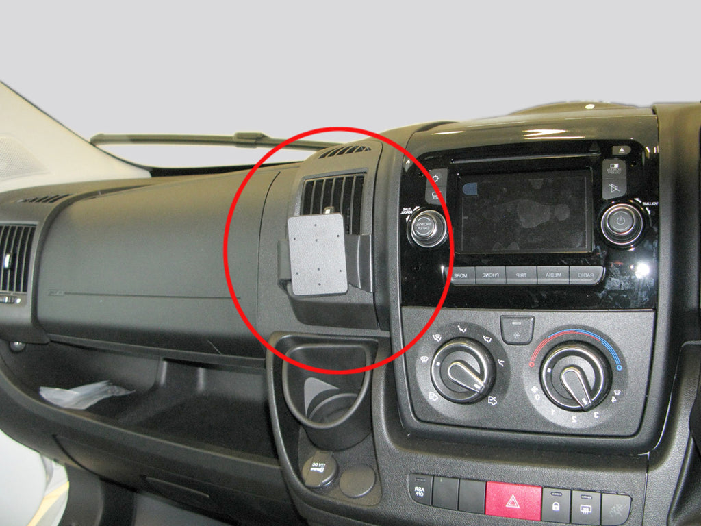 Brodit ProClip 655086 voor Citroen Jumper 2015-2024, Fiat Ducato 2015-2021 e.a. - montagefoto 6