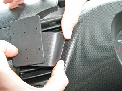 Brodit ProClip 655089 voor Iveco Daily 2015-2026 - ProClip geplaatst in het voertuig