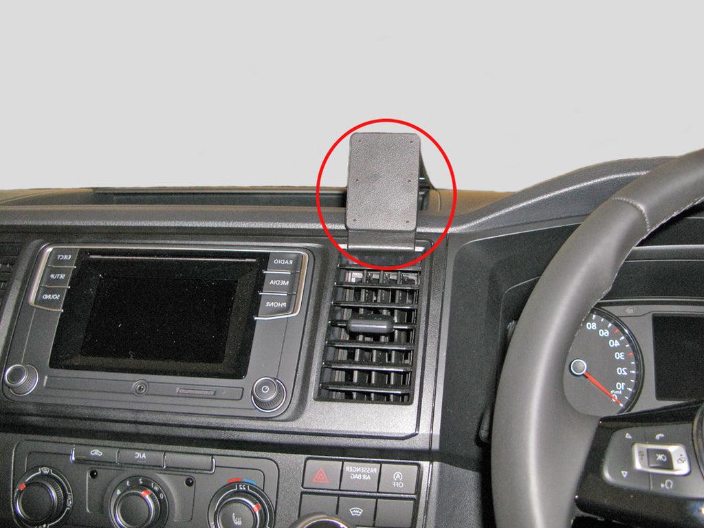 Brodit ProClip 655135 voor Volkswagen T6 Transporter/Pickup 2016-2020 en Volkswagen Caravelle 2016-2020 - montagefoto 7