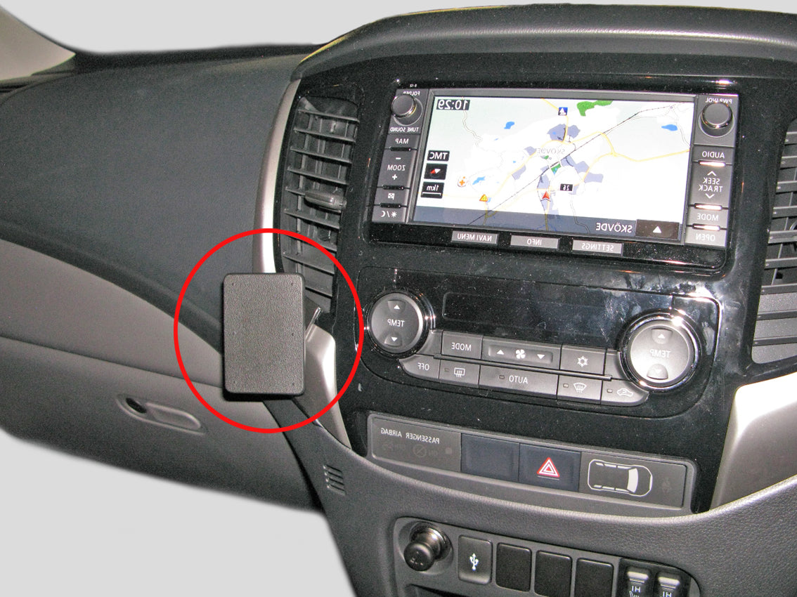 Brodit ProClip 655149 voor Fiat Fullback 2016-2021, Mitsubishi Triton 2016-2019 en Mitsubishi L200 2016-2019 - productfoto zwarte ABS montagebasis