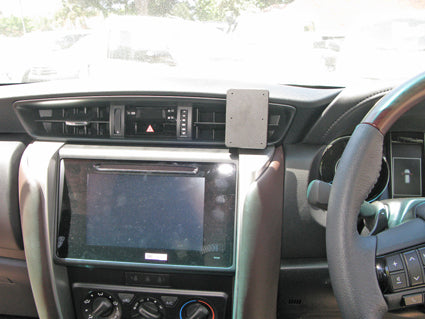 Brodit ProClip 655179 voor Toyota Fortuner 2016-2024 - installatiepositie