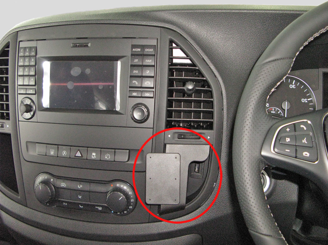 Brodit ProClip 655197 voor Mercedes Benz Vito 2015-2023 - montagefoto 6