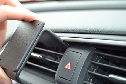 Brodit ProClip 655199 voor Honda Civic 2019-2021 en Honda Civic 2016-2021 - montagepositie op dashboard