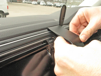 Brodit ProClip 655204 voor Volkswagen T6 Transporter/Pickup 2016-2020 en Volkswagen Multivan 2016-2020 - detail van dashboardmontage