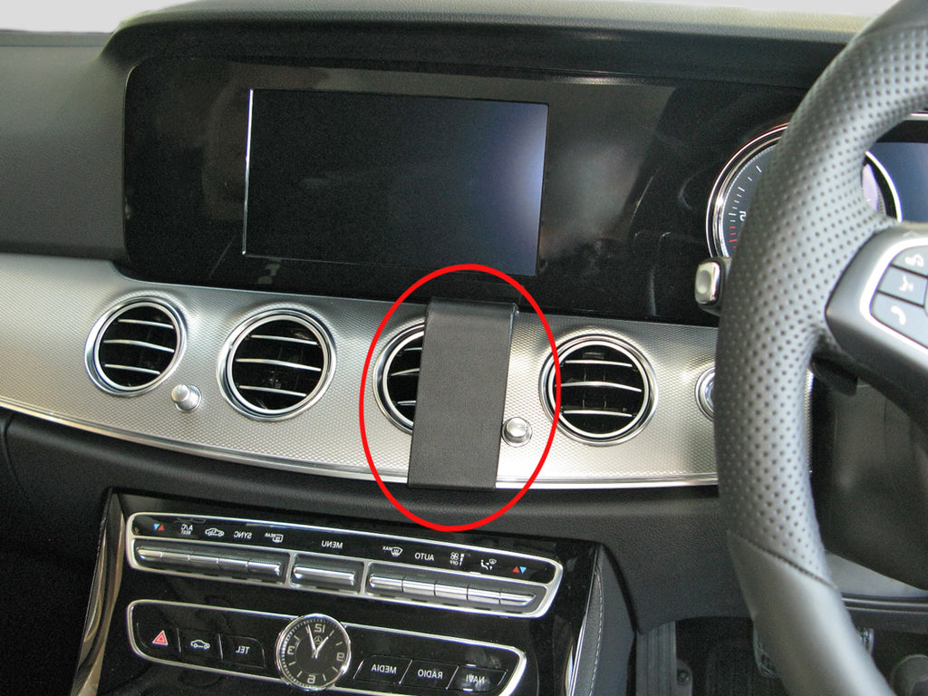 Brodit ProClip 655207 voor Mercedes Benz E-Class, Stationwagon 2017 en Mercedes Benz E-Class, Sedan 2017 - montagefoto 6