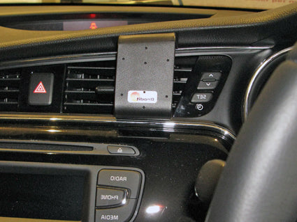 Brodit ProClip 655215 voor Kia Ceed 2016-2018 - detail van dashboardmontage