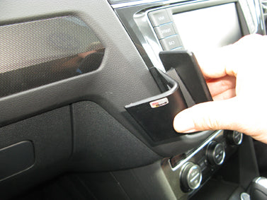 Brodit ProClip 655219 voor Volkswagen Tiguan 2017-2024 - montagepositie op dashboard
