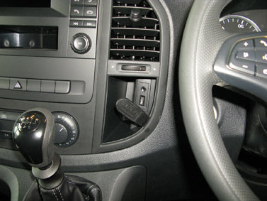 Brodit ProClip 655220 voor Mercedes Benz Vito 2015-2023 - montagepositie op dashboard