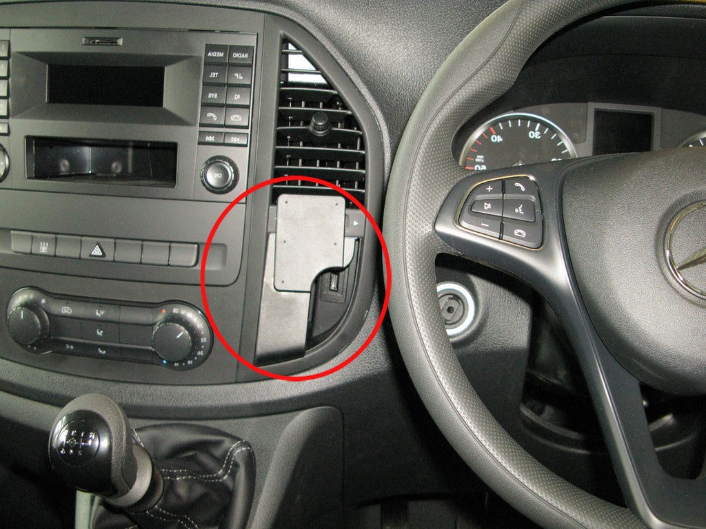 Brodit ProClip 655220 voor Mercedes Benz Vito 2015-2023 - montagefoto 6
