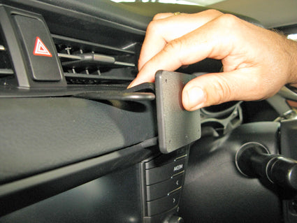 Brodit ProClip 655239 voor Toyota Avensis 2016-2019 - detail van dashboardmontage