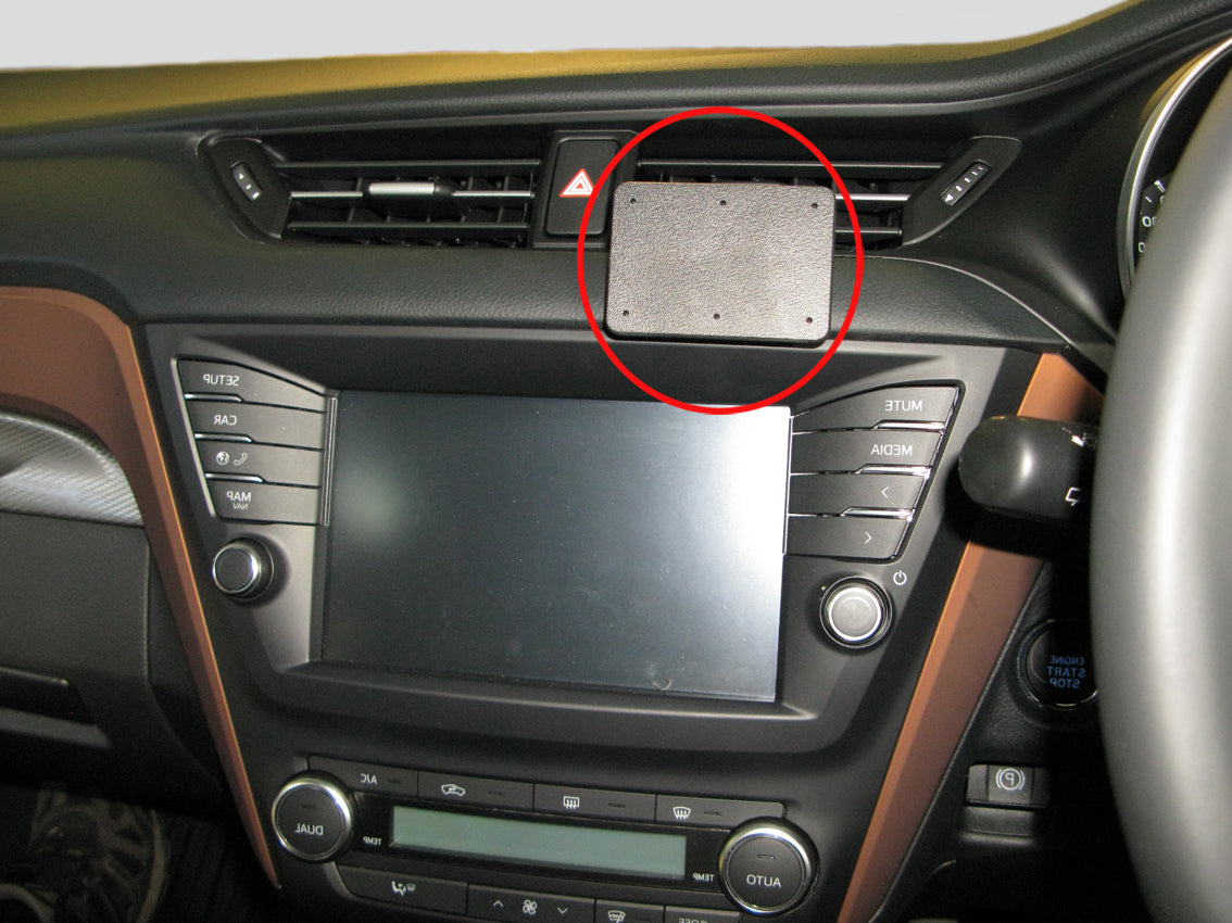 Brodit ProClip 655239 voor Toyota Avensis 2016-2019 - montagefoto 6