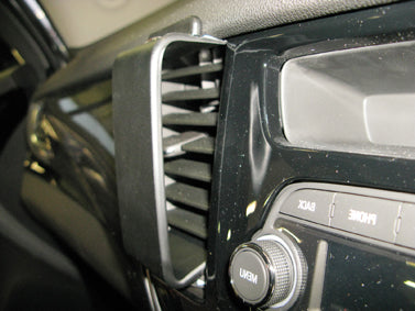 Brodit ProClip 655271 voor Vauxhall Mokka X 2017-2022 - detail van dashboardmontage