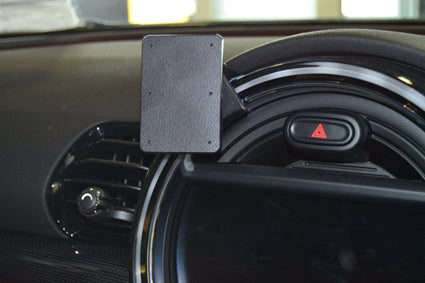 Brodit ProClip 655272 voor Mini Clubman 2016-2023 - detail van dashboardmontage