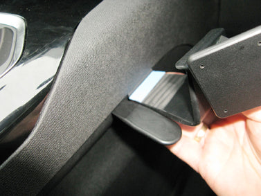Brodit ProClip 655275 voor Peugeot 5008 SUV 2018 en Peugeot 3008 2017-2018 - montagepositie op dashboard