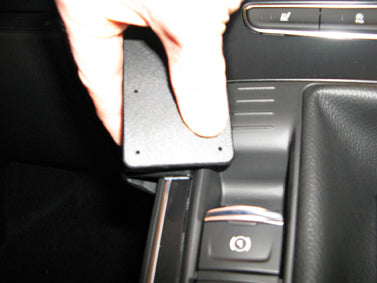 Brodit ProClip 655290 voor Renault Scénic 2017-2022 en Renault Grand Scénic 2017-2022 - montagepositie op dashboard