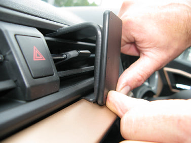 Brodit ProClip 655341 voor Seat Ibiza 2018-2021 en Seat Arona 2018-2021 - ProClip geplaatst in het voertuig