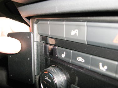 Brodit ProClip 655385 voor Volkswagen T-Roc 2018-2022 - montagepositie op dashboard