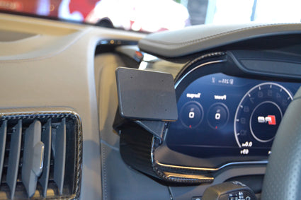 Brodit ProClip 655388 voor Audi R8 2017-2024 - detail van dashboardmontage