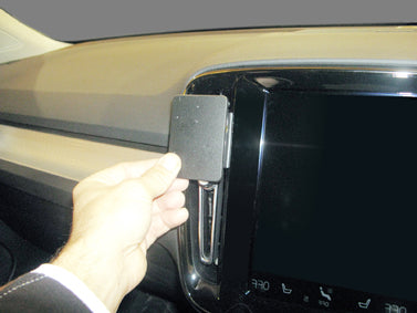 Brodit ProClip 655394 voor Volvo XC40 2018-2026, Volvo EX40 2025-2026 e.a. - detail van dashboardmontage