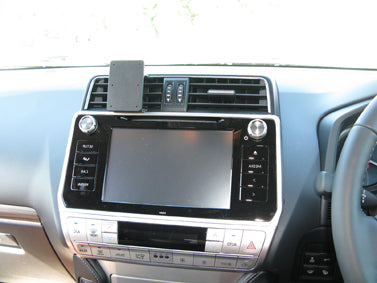 Brodit ProClip 655421 voor Toyota LandCruiser 150 2018-2023 - detail van dashboardmontage