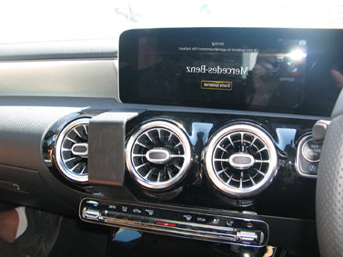 Brodit ProClip 655423 voor Mercedes Benz CLA-Class 2019-2025 en Mercedes Benz A-Class 2018-2025 - installatiepositie