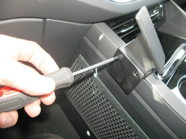 Brodit ProClip 655424 voor Volkswagen Touareg 2019-2023 - detail van dashboardmontage