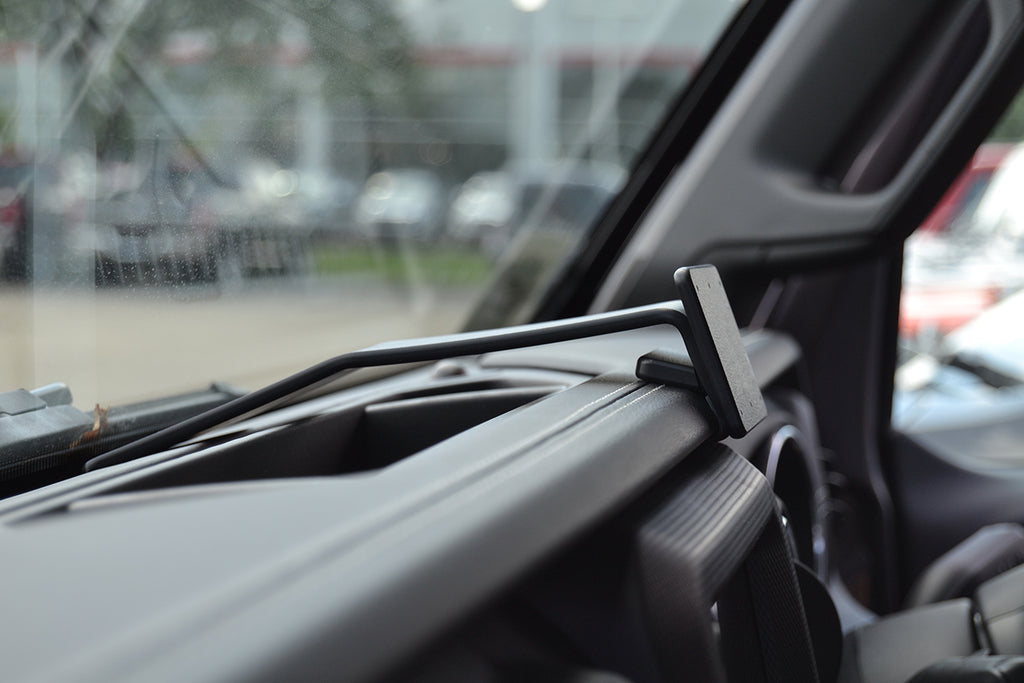 Brodit ProClip 655431 voor Jeep Wrangler 2018-2023, Jeep JL 2019-2023 en Jeep Gladiator 2020-2023 - productfoto zwarte ABS montagebasis