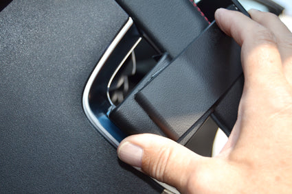 Brodit ProClip 655432 voor Jaguar E-PACE 2018-2025 - detail van dashboardmontage