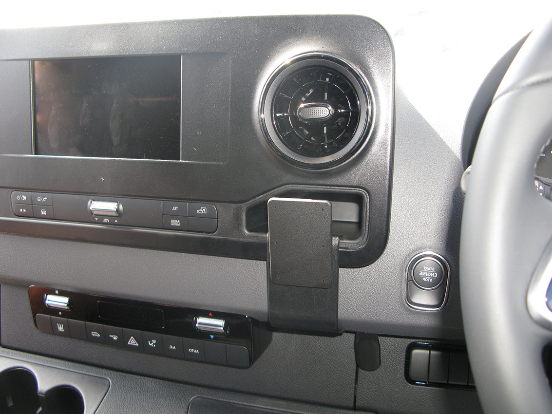 Brodit ProClip 655442 voor Mercedes Benz Sprinter 2019-2026 - productfoto zwarte ABS montagebasis