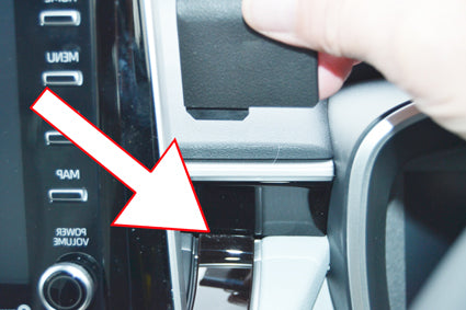 Brodit ProClip 655453 voor Suzuki Swace 2021-2024 en Toyota Corolla 2019-2026 - montagepositie op dashboard