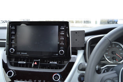 Brodit ProClip 655453 voor Suzuki Swace 2021-2024 en Toyota Corolla 2019-2026 - installatiepositie