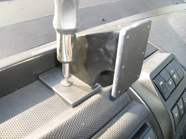 Brodit ProClip 655477 voor Iveco Euro Cargo 2016-2018 - ProClip geplaatst in het voertuig
