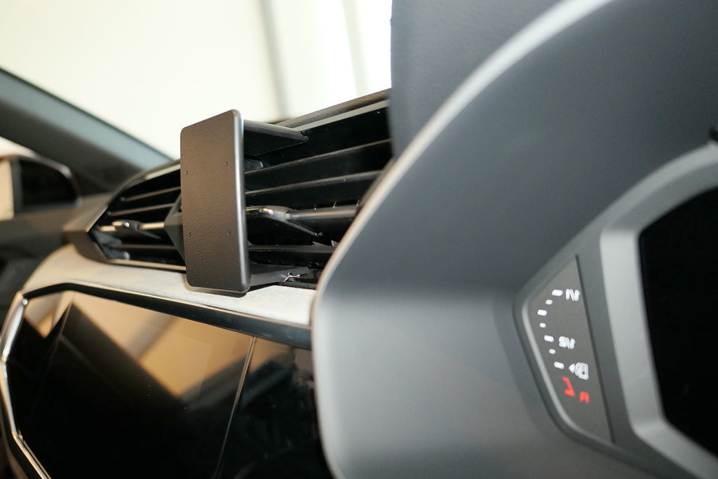 Brodit ProClip 655481 voor Audi Q3 2019-2025 - productfoto zwarte ABS montagebasis