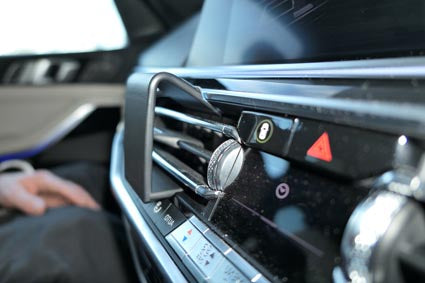 Brodit ProClip 655487 voor BMW X7 2019-2023, BMW X6 2020-2023 en BMW X5 2019-2023 - montagefoto 6