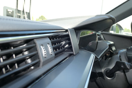 Brodit ProClip 655503 voor Audi Q8 e-tron 2024-2026 en Audi e-tron 2019-2023 - detail van dashboardmontage