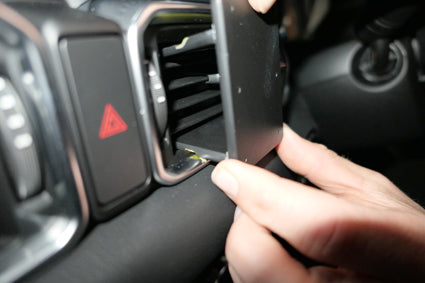 Brodit ProClip 655528 voor Mazda CX-8 2019-2026 - montagepositie op dashboard
