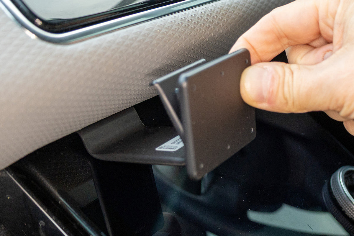 Brodit ProClip 655542 voor Land Rover Range Rover Evoque 2019-2023 - montagepositie op dashboard