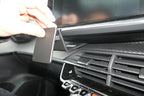 Brodit ProClip 655590 voor Peugeot 208 2020-2026 en Peugeot 2008 2020-2026 - montagepositie op dashboard
