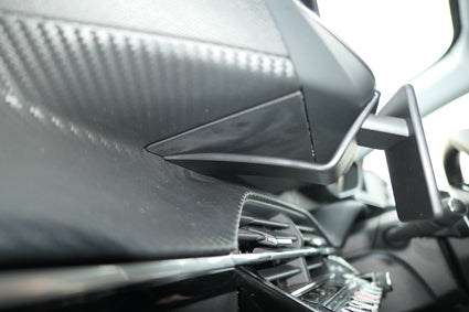 Brodit ProClip 655590 voor Peugeot 208 2020-2026 en Peugeot 2008 2020-2026 - detail van dashboardmontage