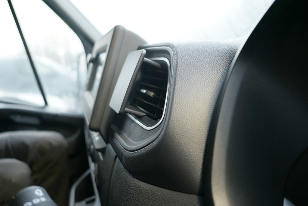 Brodit ProClip 655592 voor Nissan NV400 2021-2022, Nissan Interstar 2022-2024 e.a. - productfoto zwarte ABS montagebasis