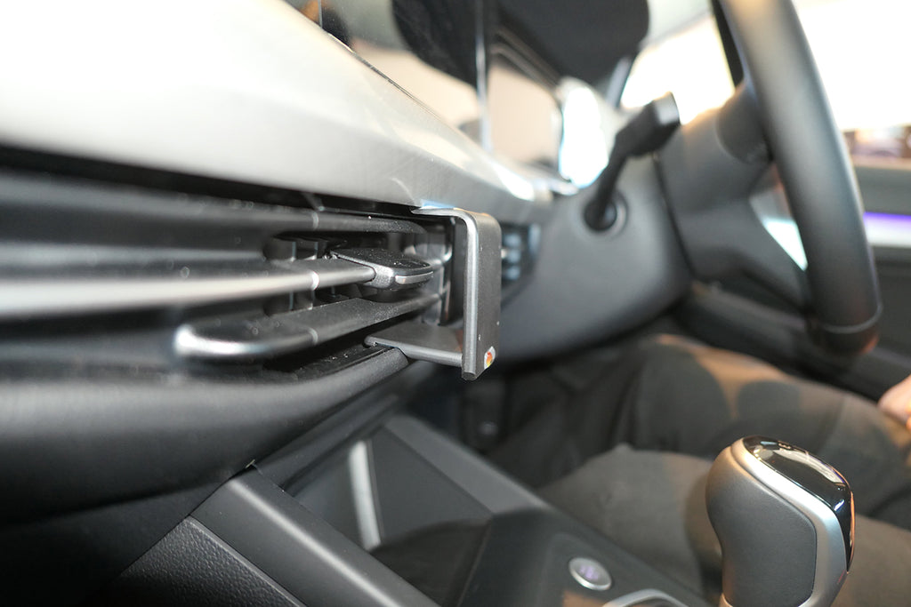 Brodit ProClip 655620 voor Volkswagen Golf VIII 2020-2026 - productfoto zwarte ABS montagebasis