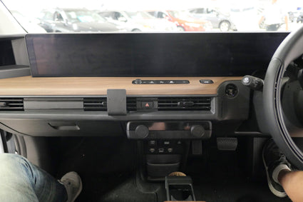 Brodit ProClip 655632 voor Honda e 2020-2024 - detail van dashboardmontage